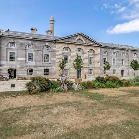 Luxury 2 Bed Apartment In Historic Royal William Yard Плімут Екстер'єр фото