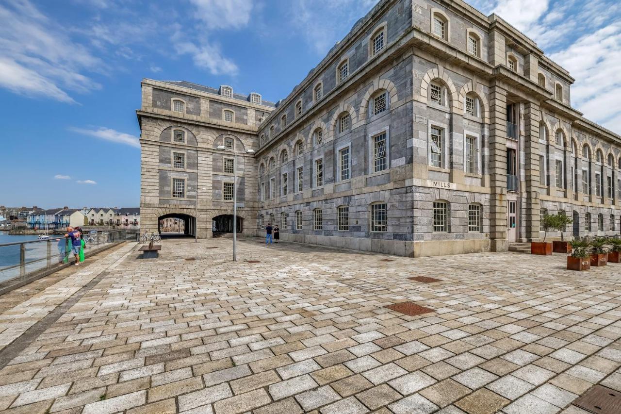 Luxury 2 Bed Apartment In Historic Royal William Yard Плімут Екстер'єр фото